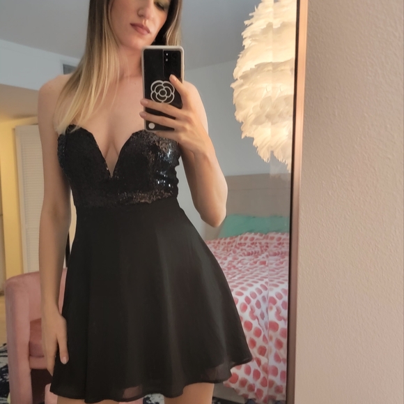 Black Party Mini Chic Dress - Picture 2 of 6